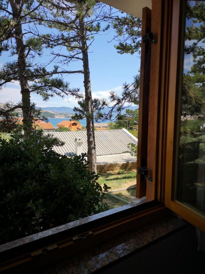 Apartments Lili I Baska  Exterior photo