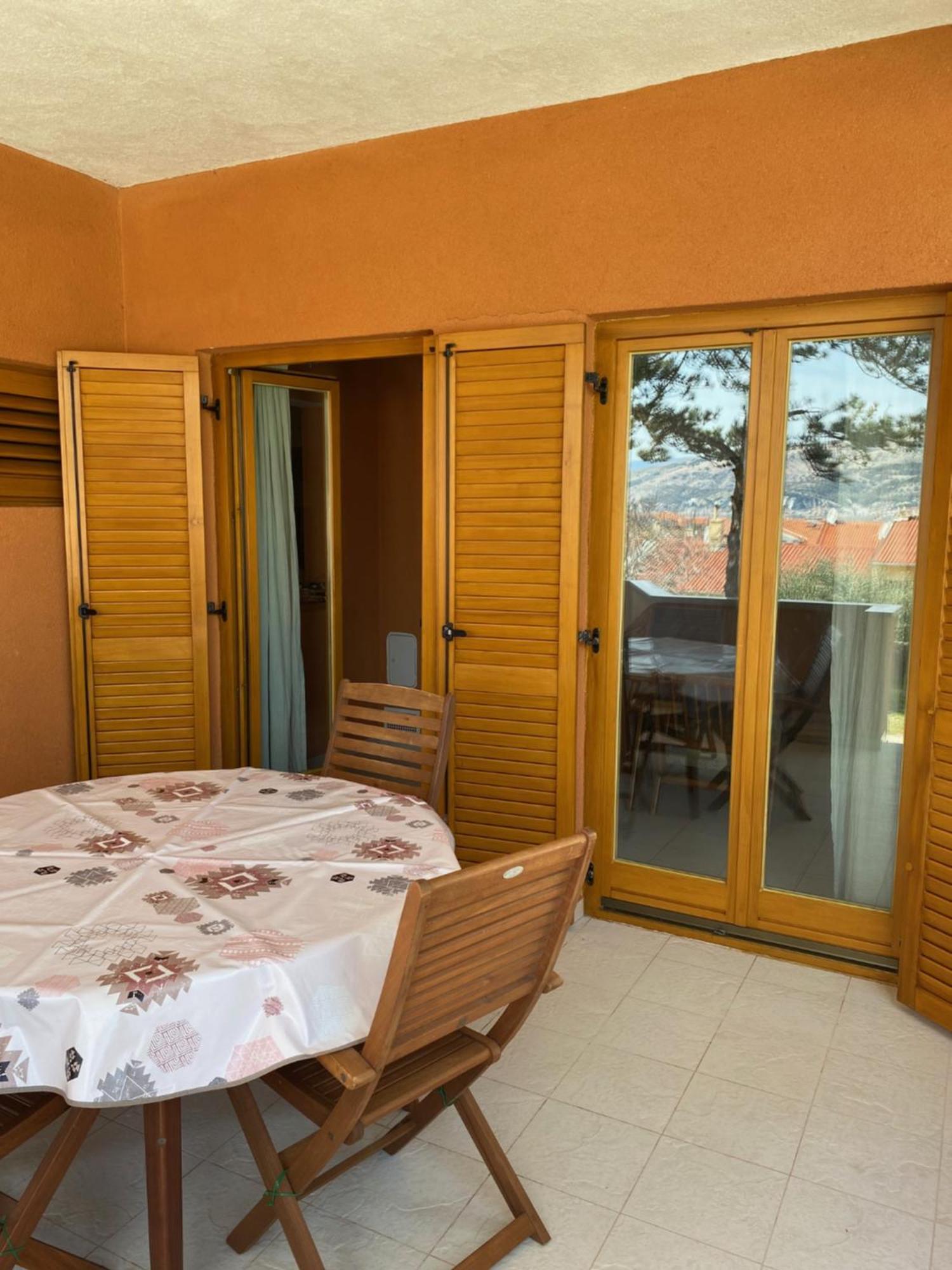 Apartments Lili I Baska  Exterior photo